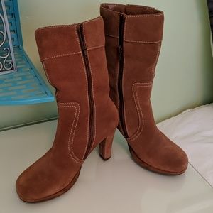 Sketchers suede boots